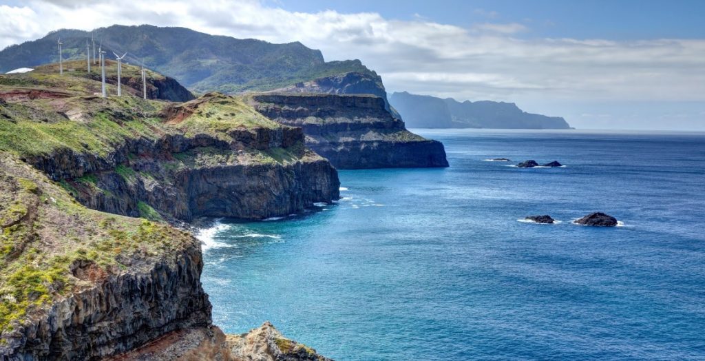Madeira é a pequena e majestosa ilha de Portugal